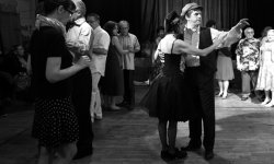 Initiation aux danses de bal musette